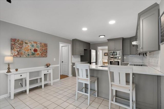 5654 Brookstone NW Drive, Acworth, GA 30101