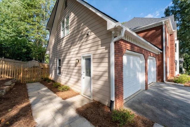5654 Brookstone NW Drive, Acworth, GA 30101
