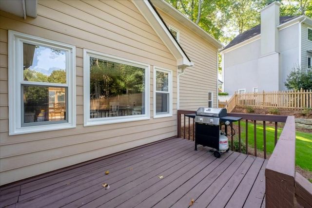 5654 Brookstone NW Drive, Acworth, GA 30101