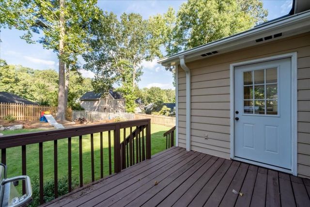 5654 Brookstone NW Drive, Acworth, GA 30101