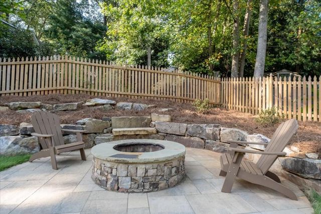 5654 Brookstone NW Drive, Acworth, GA 30101