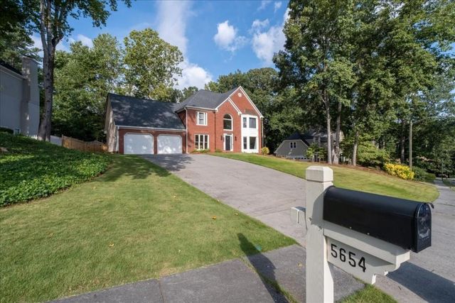 5654 Brookstone NW Drive, Acworth, GA 30101