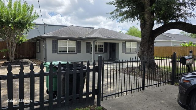 2098 Harland Drive, Houston, TX 77055