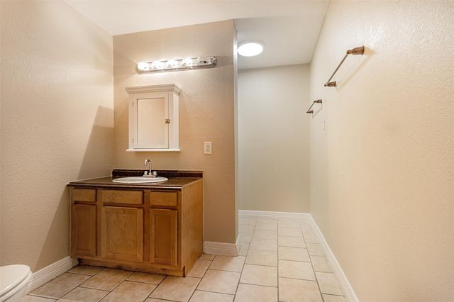 2098 Harland Drive, Houston, TX 77055