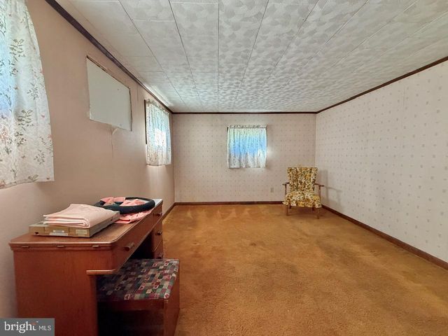 393 PARK RD, Fleetwood, PA 19522