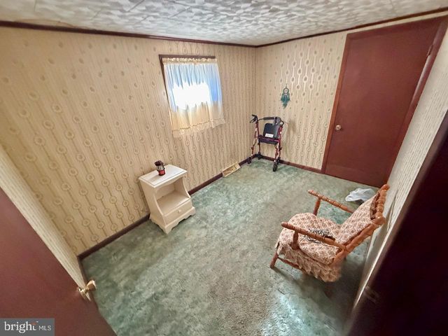 393 PARK RD, Fleetwood, PA 19522