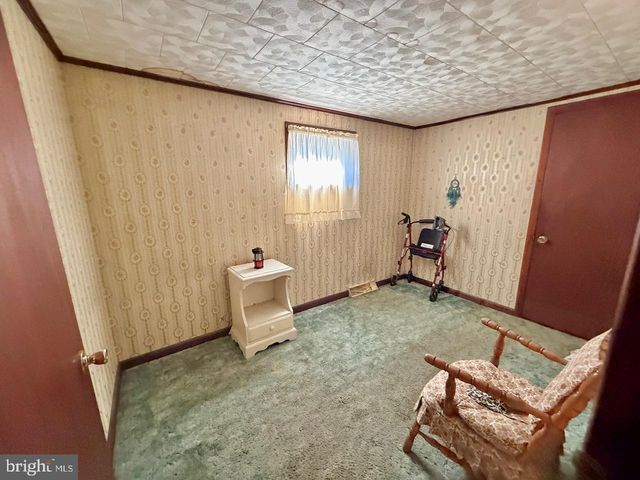 393 PARK RD, Fleetwood, PA 19522