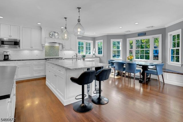 34 Bedford Rd, Summit City, NJ 07901