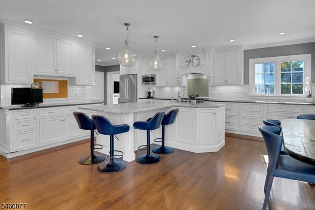 34 Bedford Rd, Summit City, NJ 07901