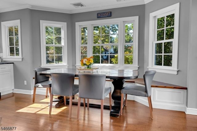 34 Bedford Rd, Summit City, NJ 07901