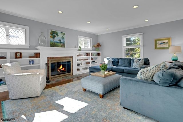 34 Bedford Rd, Summit City, NJ 07901