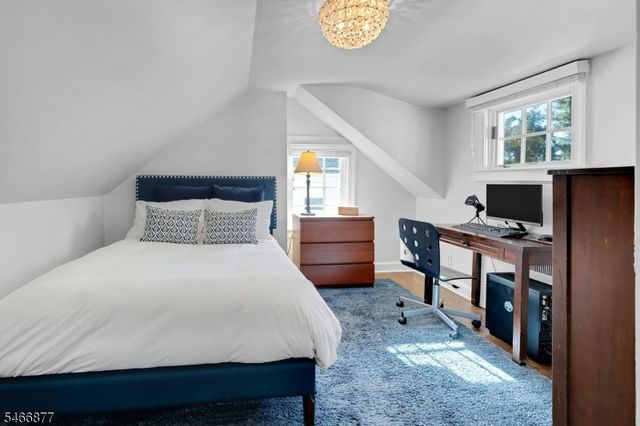 34 Bedford Rd, Summit City, NJ 07901