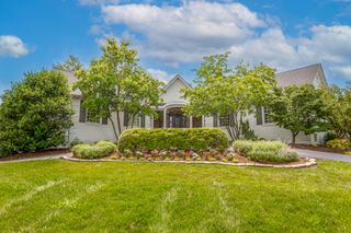 649 Lakeshore Drive, Lexington, KY 40502