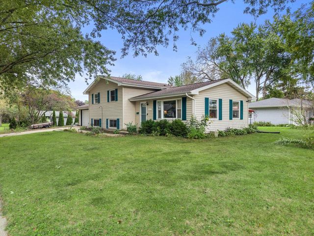 717 Roby ROAD, Stoughton, WI 53589