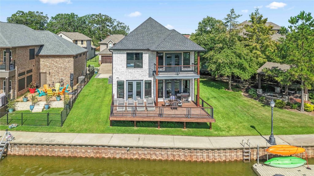118 Marina Drive, Gun Barrel City, TX 75156