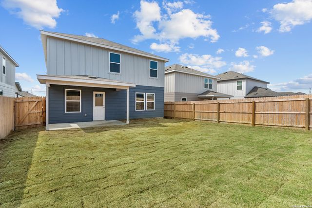 4121 LAZY LILY DR, Seguin, TX 78155