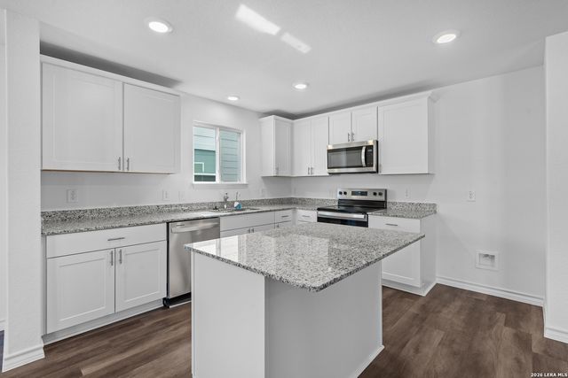 4121 LAZY LILY DR, Seguin, TX 78155