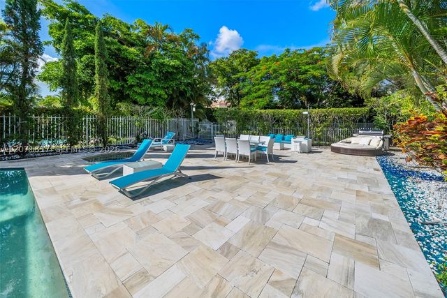 19522 NE 17th Ave, Miami, FL 33179