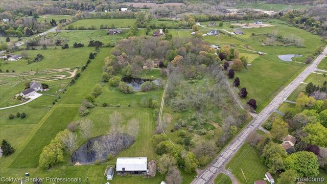 3305 Ludwig Road, Oxford Charter Township, MI 48371
