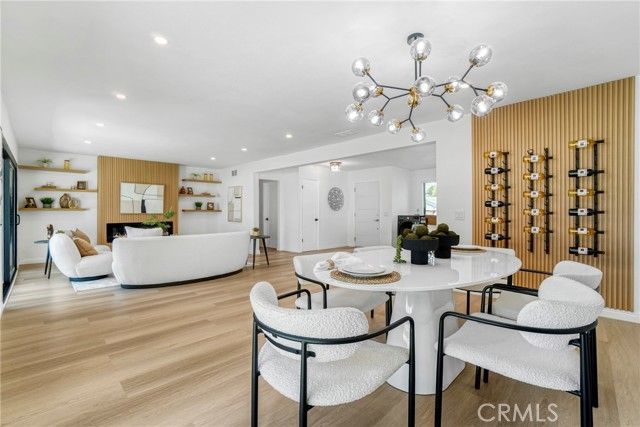 8400 Chimineas Avenue, Northridge (los Angeles), CA 91325