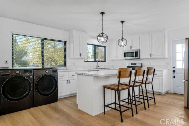 8400 Chimineas Avenue, Northridge (los Angeles), CA 91325