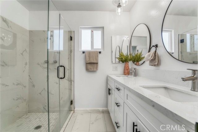 8400 Chimineas Avenue, Northridge (los Angeles), CA 91325