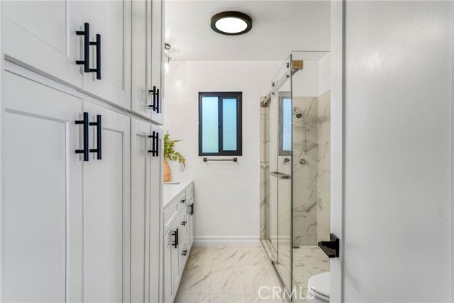 8400 Chimineas Avenue, Northridge (los Angeles), CA 91325