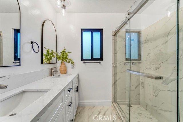 8400 Chimineas Avenue, Northridge (los Angeles), CA 91325