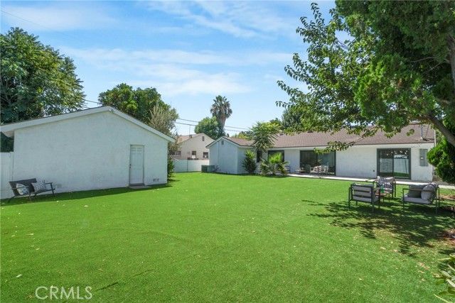 8400 Chimineas Avenue, Northridge (los Angeles), CA 91325