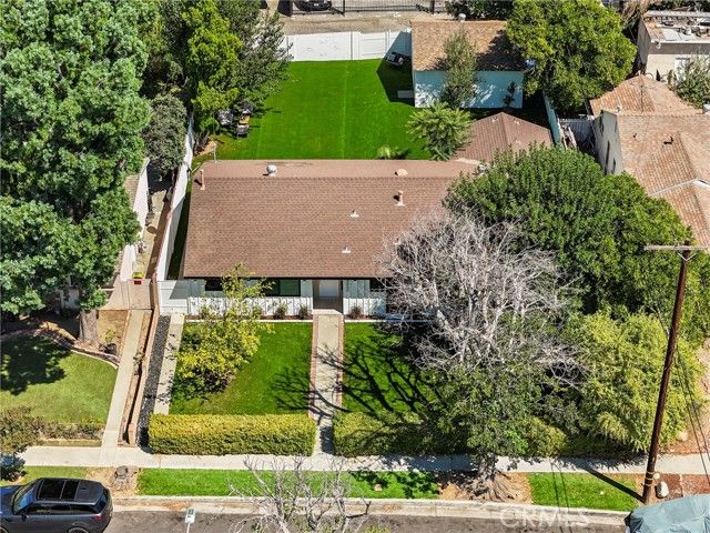 8400 Chimineas Avenue, Northridge (los Angeles), CA 91325