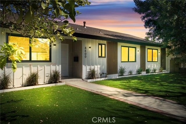 8400 Chimineas Avenue, Northridge (los Angeles), CA 91325