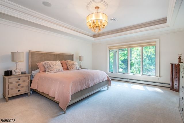 11 Ford Ln, Roseland Boro, NJ 07068