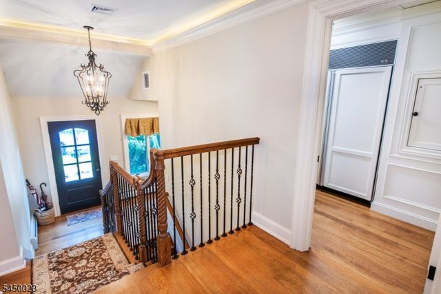 11 Ford Ln, Roseland Boro, NJ 07068