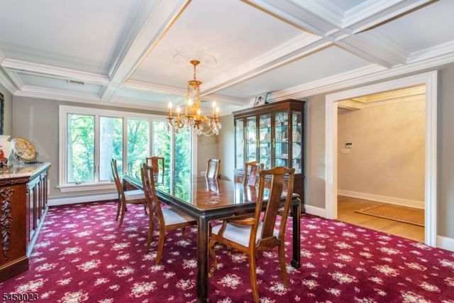11 Ford Ln, Roseland Boro, NJ 07068