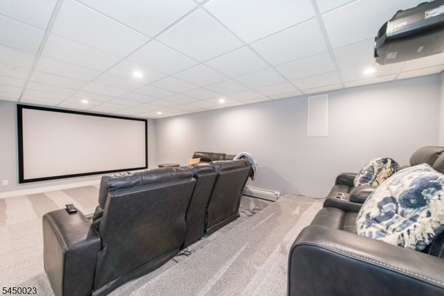 11 Ford Ln, Roseland Boro, NJ 07068