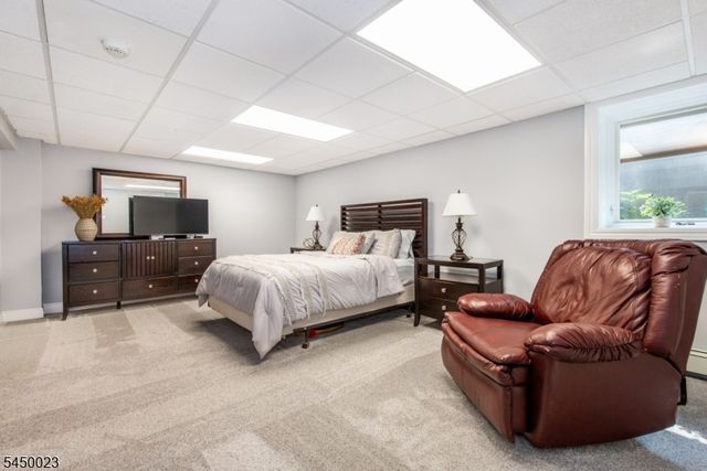 11 Ford Ln, Roseland Boro, NJ 07068