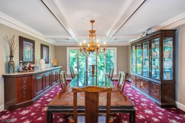 11 Ford Ln, Roseland Boro, NJ 07068