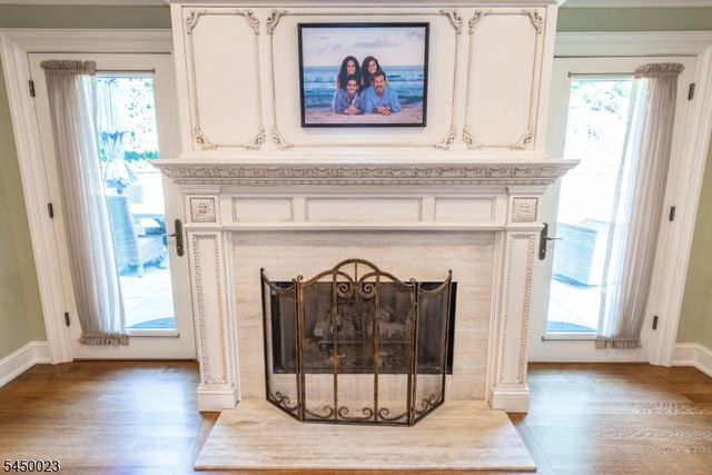 11 Ford Ln, Roseland Boro, NJ 07068