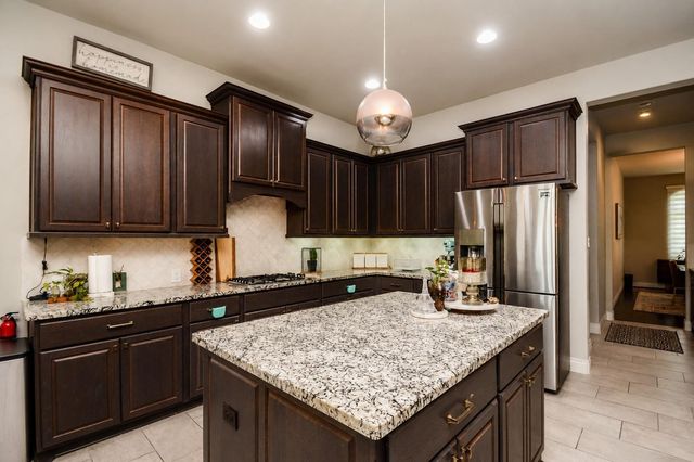 3209 Iris Trail Lane, Pearland, TX 77584
