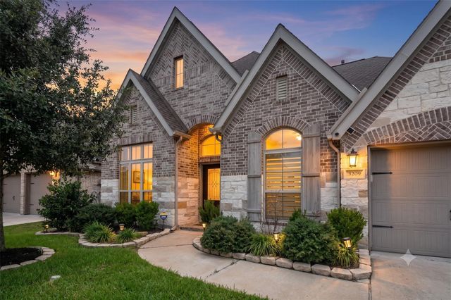 3209 Iris Trail Lane, Pearland, TX 77584