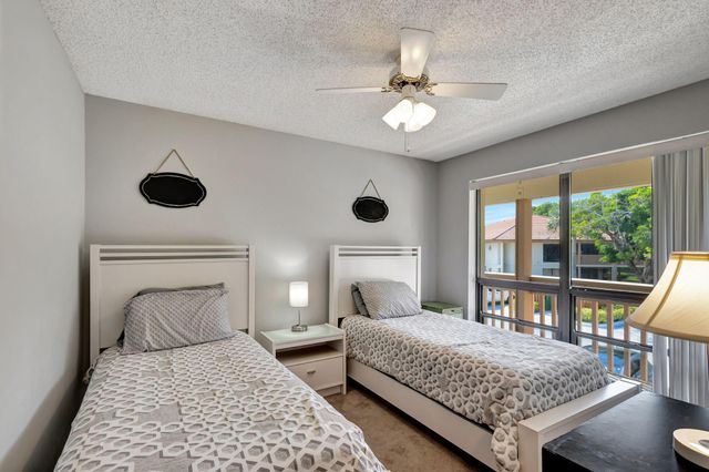 348 Brackenwood Circle, Palm Beach Gardens, FL 33418