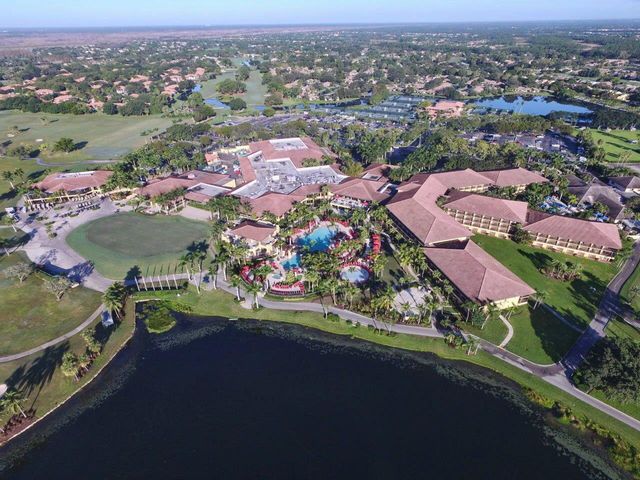 348 Brackenwood Circle, Palm Beach Gardens, FL 33418