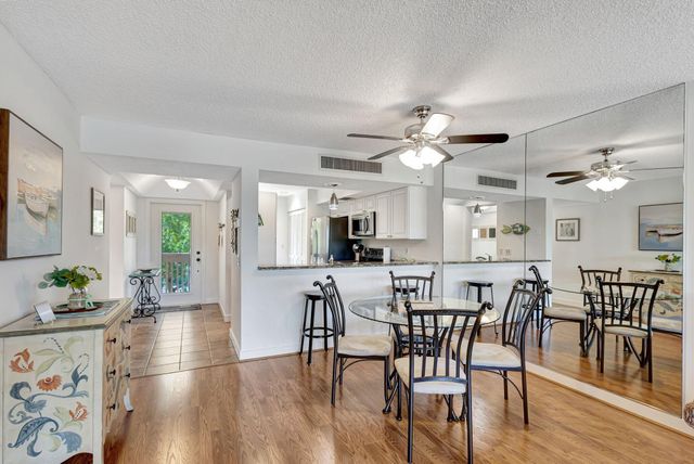 348 Brackenwood Circle, Palm Beach Gardens, FL 33418
