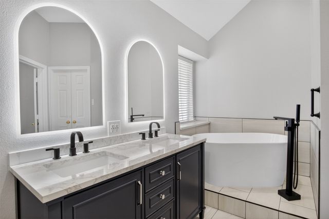 1426 Flamingo Drive, Lewisville, TX 75077