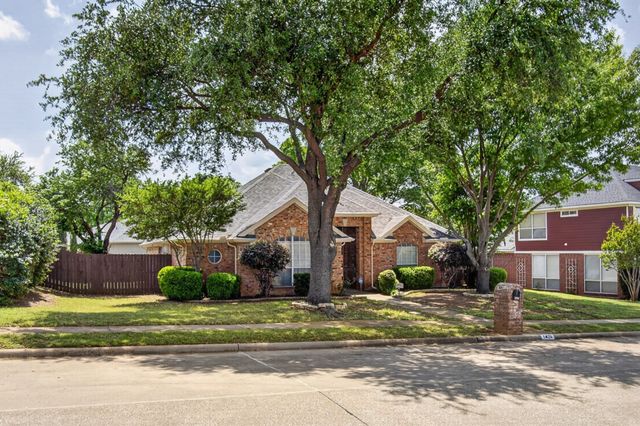 1426 Flamingo Drive, Lewisville, TX 75077