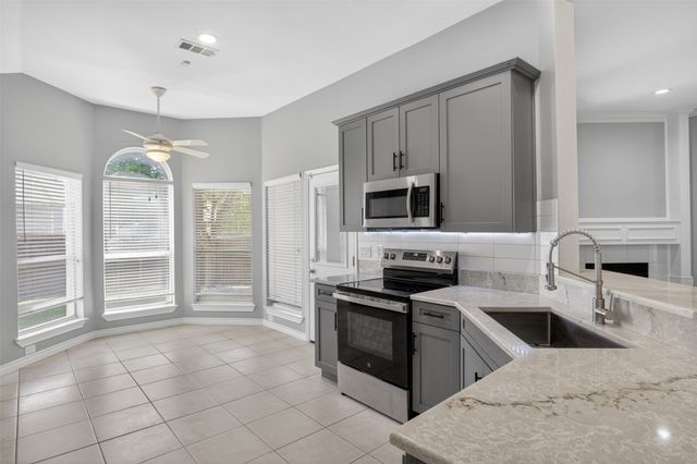 1426 Flamingo Drive, Lewisville, TX 75077