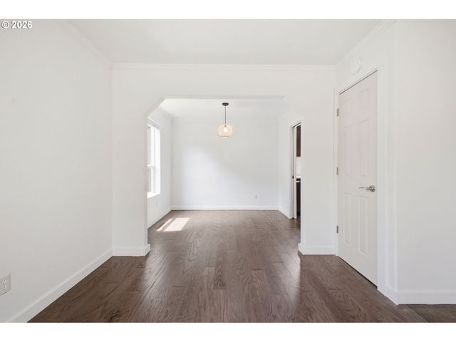 17156 Ne FLANDERS Way, Portland, OR 97230