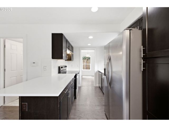 17156 Ne FLANDERS Way, Portland, OR 97230