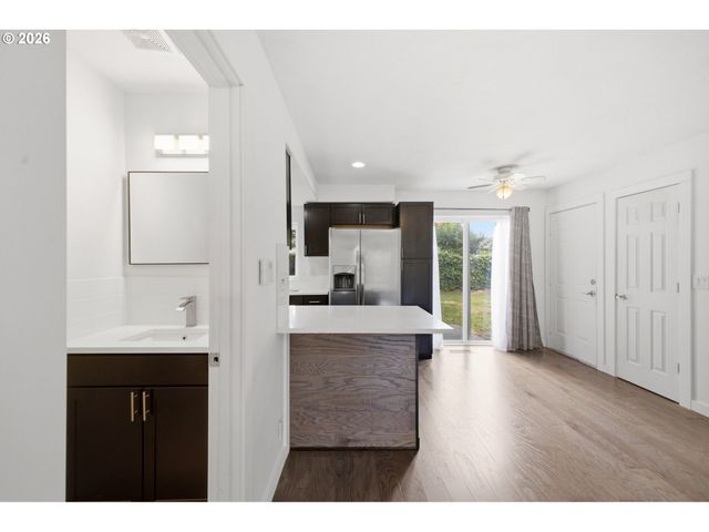 17156 Ne FLANDERS Way, Portland, OR 97230