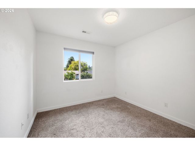 17156 Ne FLANDERS Way, Portland, OR 97230